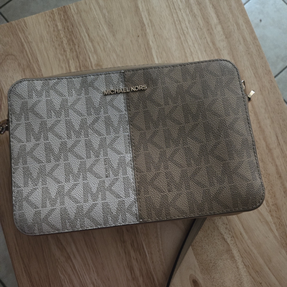 Mk purse cross over